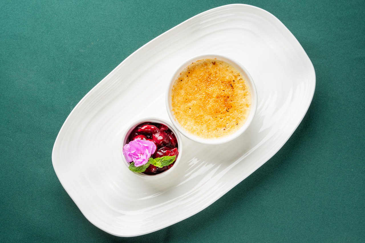  Crème Brûlée with Cherry Confit 210 g.<br>